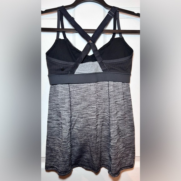 Lululemon Breathe In Tank- Heathered Black/Conductor Stripe Deep Coal Size 6 - Picture 4 of 6
